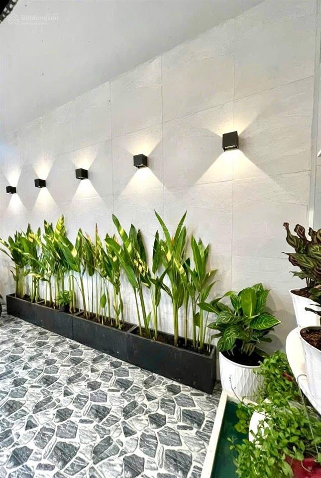 Nhà đẹp shr p6, ngay chợ an nhơn gò vấp, dt 5,4*13 shr cn 50m2. sân vườn + nội thất đẹp, 5,75tỷ