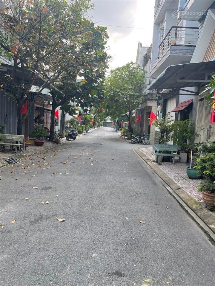 Nhà c4 cũ . 5*20 vuông vức cn đủ. 1/ ngắn trương thị hoa, tân thới hiệp. hẻm 6m giá 6,25tỷ bớt lộc