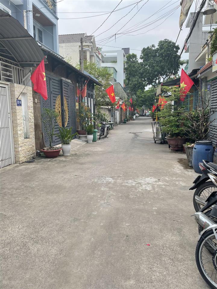 Nhà c4 cũ . 5*20 vuông vức cn đủ. 1/ ngắn trương thị hoa, tân thới hiệp. hẻm 6m giá 6,25tỷ bớt lộc