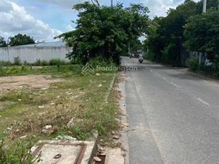 Lô đất 2mt full thổ 893m2 ngang 32m. phan văn hớn vào. mt đường 12m. làm biệt thự, kho bãi..