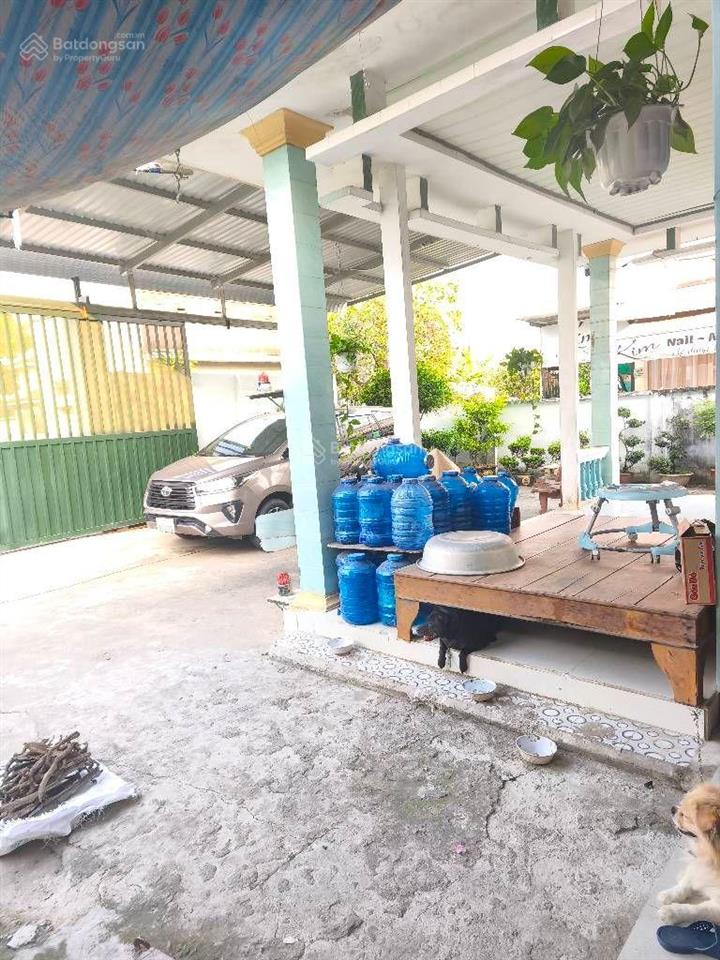 Nhà cấp 4 dt 13*48m shr cn 658m2(thổ cư 250m2) góc 2mt. làm biệt thự, kho xưởng ok. giá 12tỷ