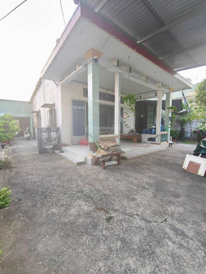 Nhà cấp 4 dt 13*48m shr cn 658m2(thổ cư 250m2) góc 2mt. làm biệt thự, kho xưởng ok. giá 12tỷ