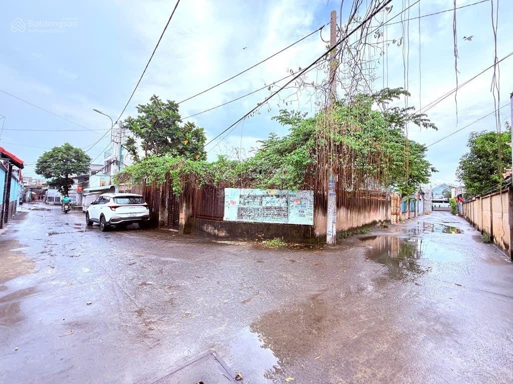 Nhà cấp 4 dt 13*48m shr cn 658m2(thổ cư 250m2) góc 2mt. làm biệt thự, kho xưởng ok. giá 12tỷ