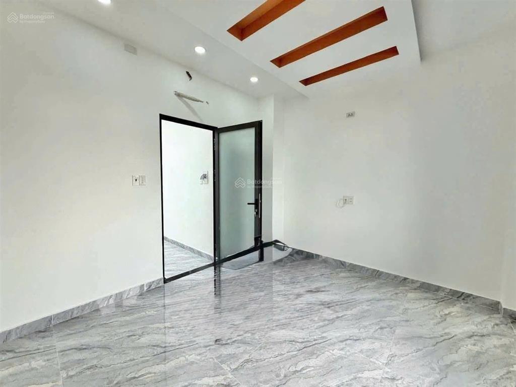 Nhà mặt phố đường tân thới hiệp9. ngay trung tâm hành chính q12( cũ) đường 10m thông. pháp lý chuân
