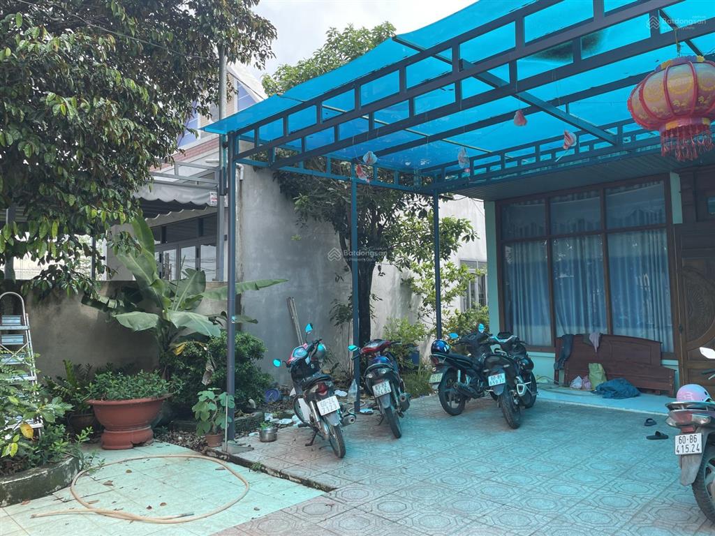 Căn nhà ngay thị trấn vĩnh an. 20*28 vuông vức. 4,2 tỷ