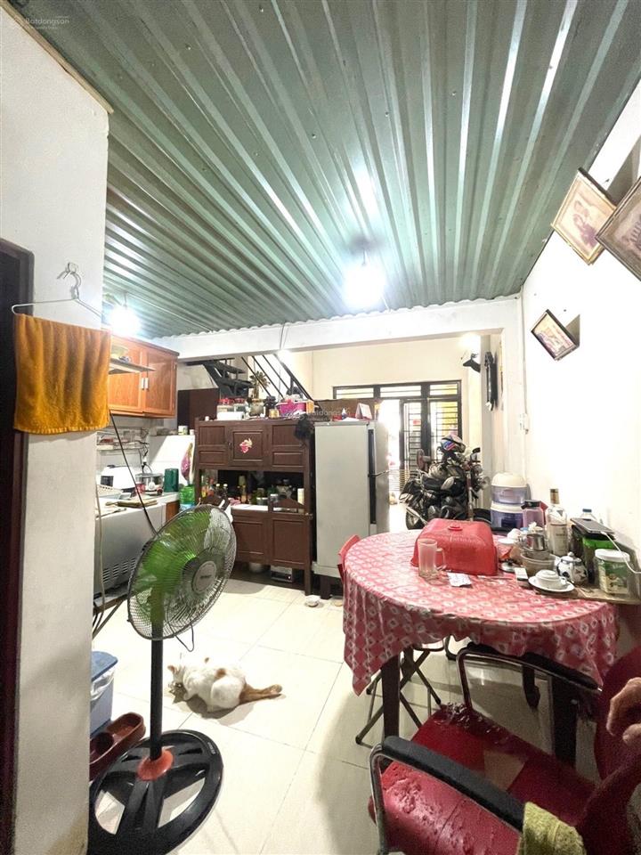 Mt lâm thị hố đối diện kdc hiệp thành city. 4*20 c4 gác lửng 79m2. 6,55 tỷ