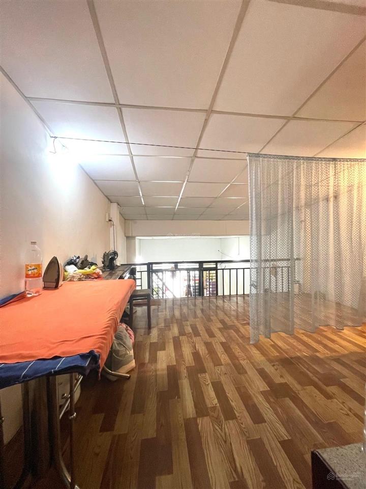 Mt lâm thị hố đối diện kdc hiệp thành city. 4*20 c4 gác lửng 79m2. 6,55 tỷ
