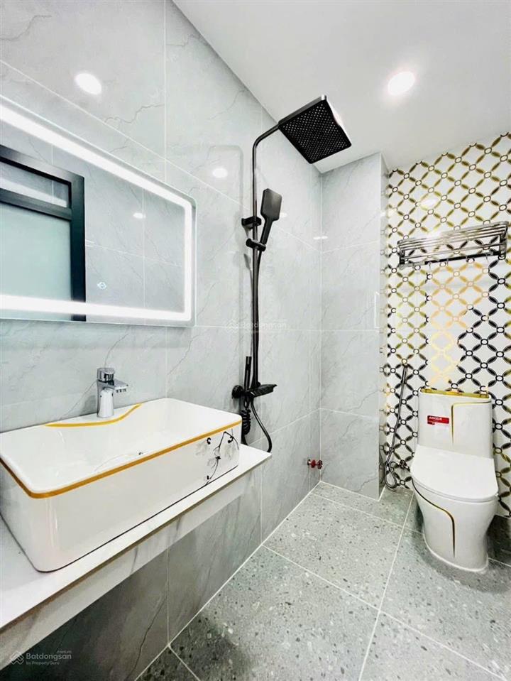 Nhà đẹp 4 tầng + thang máy. hẻm 8m thông 1/ tmt2a giá 8,89 tỷ