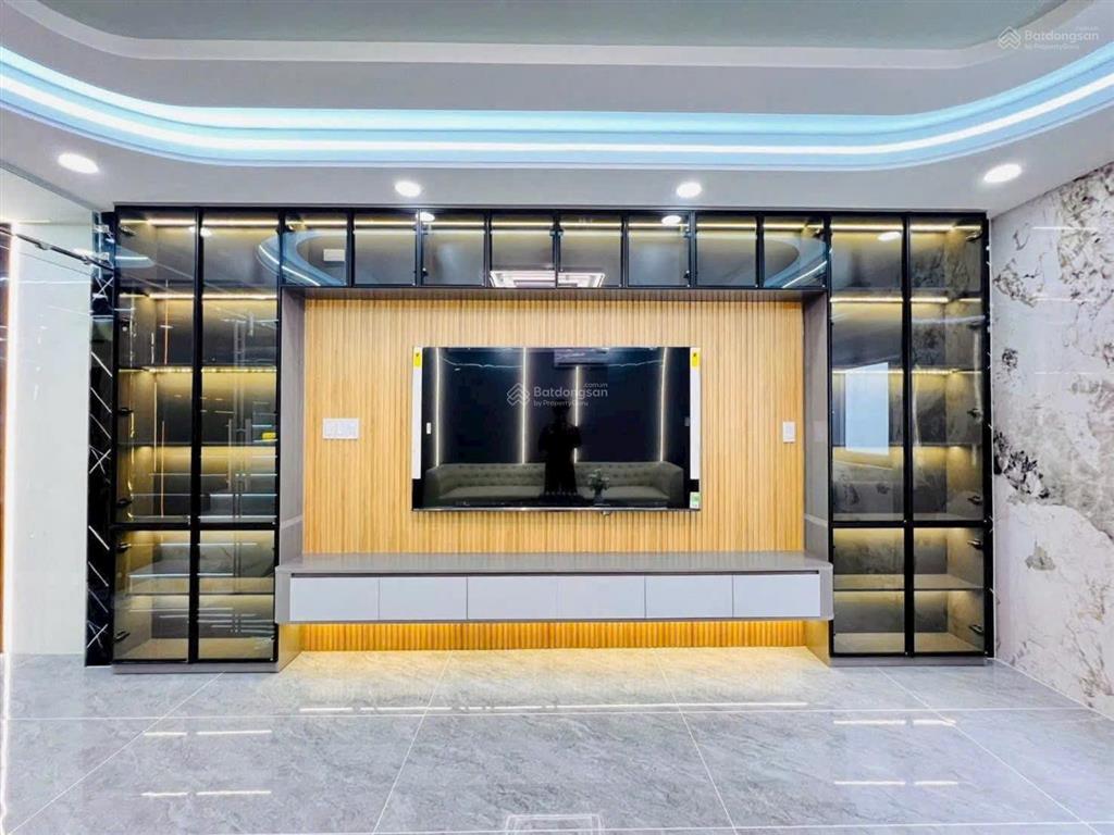 Nhà đẹp 4 tầng + thang máy. hẻm 8m thông 1/ tmt2a giá 8,89 tỷ