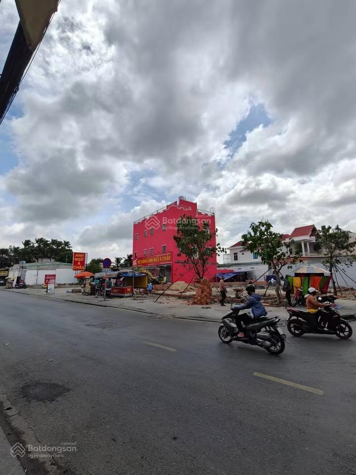 Lô đất đẹp mtkd trần văn mười. ngay ngã tư tập trung nhiều tiện ích. 201m2 giá 9tỷ( giá cũ 11,5tỷ)