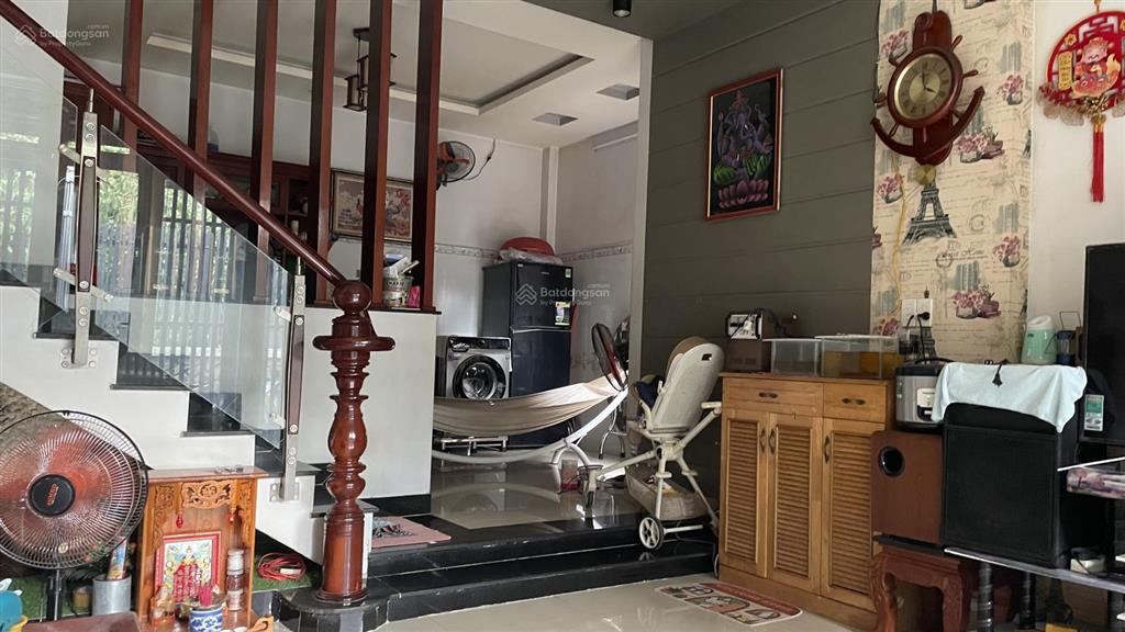 Nhà chính chủ cần bán, 6,1*8,2 cn đủ 50m2. 1/ ngắn cách mt đường 50m. hxh đậu cửa. giá 4,99 tỷ