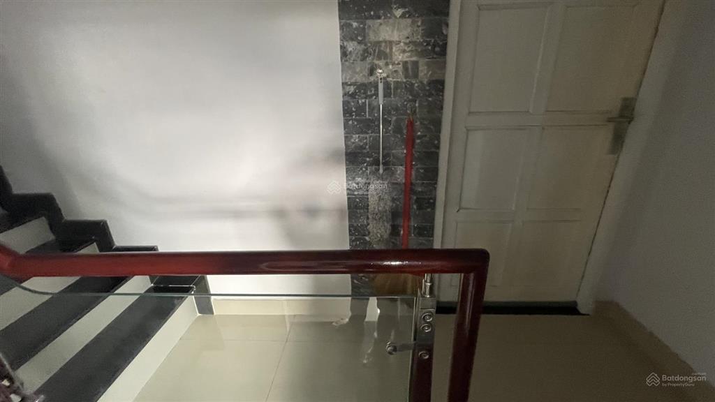 Nhà chính chủ cần bán, 6,1*8,2 cn đủ 50m2. 1/ ngắn cách mt đường 50m. hxh đậu cửa. giá 4,99 tỷ