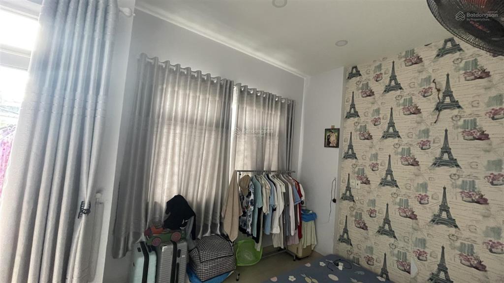 Nhà chính chủ cần bán, 6,1*8,2 cn đủ 50m2. 1/ ngắn cách mt đường 50m. hxh đậu cửa. giá 4,99 tỷ