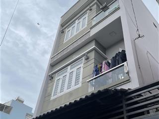 Nhà chính chủ cần bán, 6,1*8,2 cn đủ 50m2. 1/ ngắn cách mt đường 50m. hxh đậu cửa. giá 4,99 tỷ