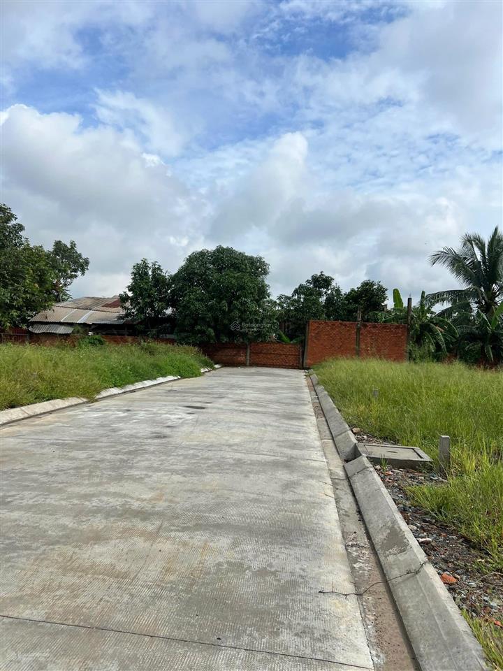 Bán nền đất sau chợ bình chánh, 2,3 tỷ/ 90m2. trịnh như khuê. hẻm ô tô.