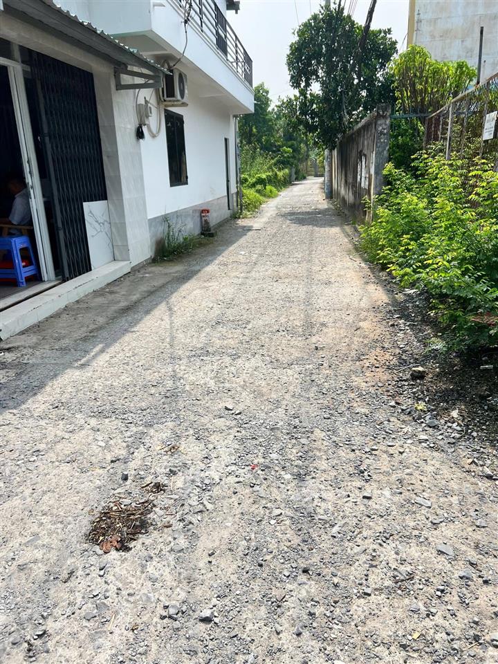 Bán nhanh lô đất 96m2 đẹp, 2,4 tỷ sau chợ bình chánh đường 1/ trịnh như khuê.