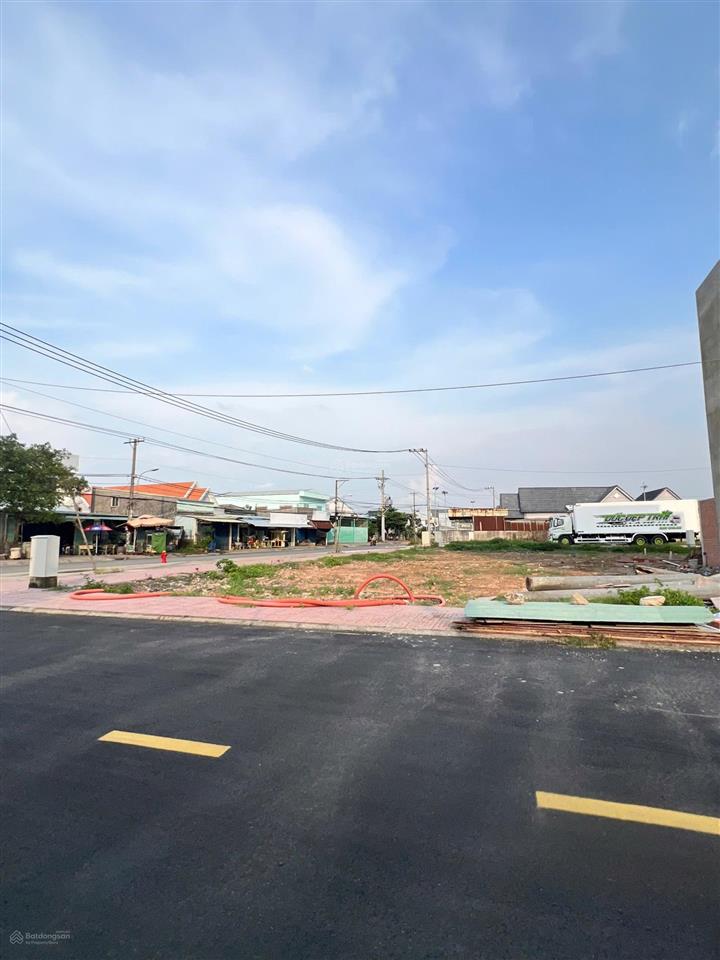 Lô góc 256m2 ngang 11m tiện kd, đường hoàng phan thái, bình chánh