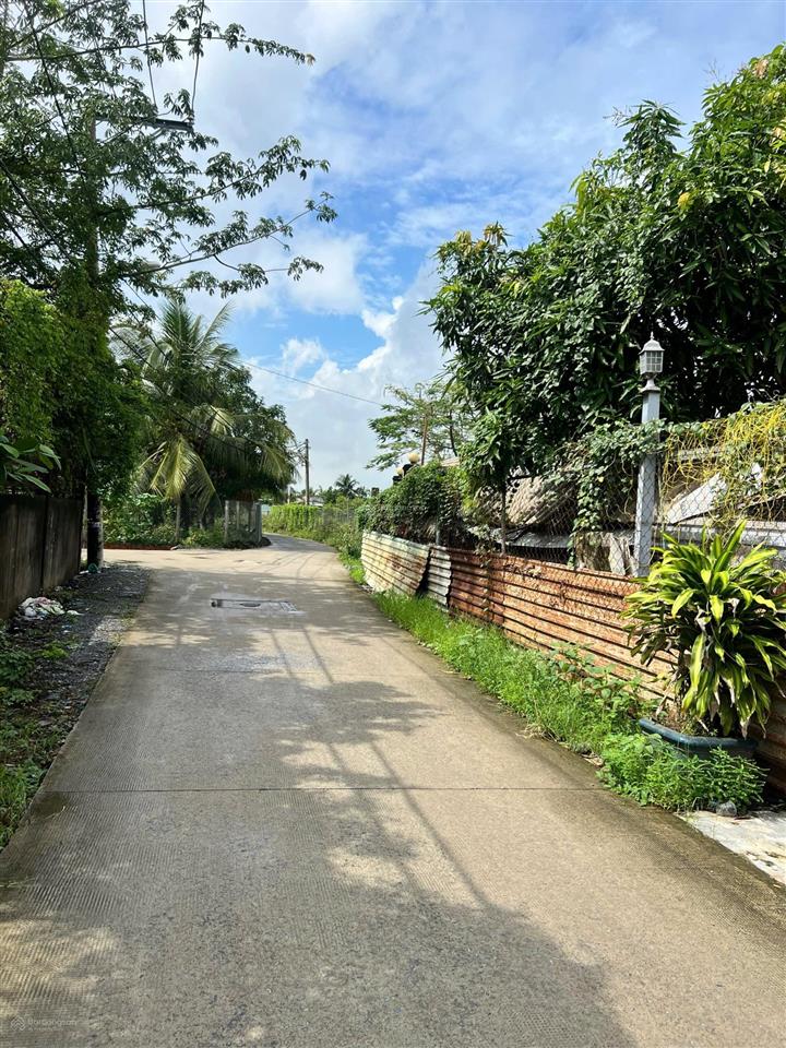 Bán lô đất ở, gần sát chợ bình chánh, đường trịnh như khuê. 95m2. giá 2,1 tỷ
