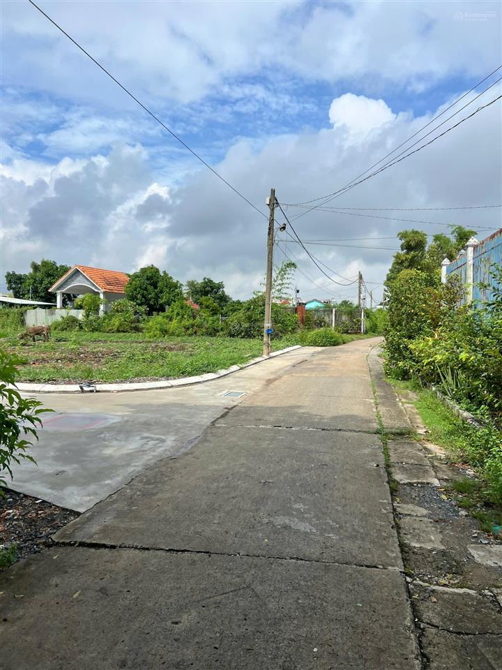 Bán lô đất ở, gần sát chợ bình chánh, đường trịnh như khuê. 95m2. giá 2,1 tỷ