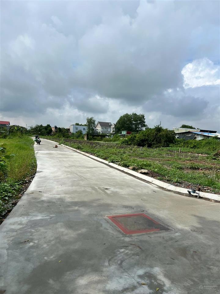 Bán lô đất ở, gần sát chợ bình chánh, đường trịnh như khuê. 95m2. giá 2,1 tỷ