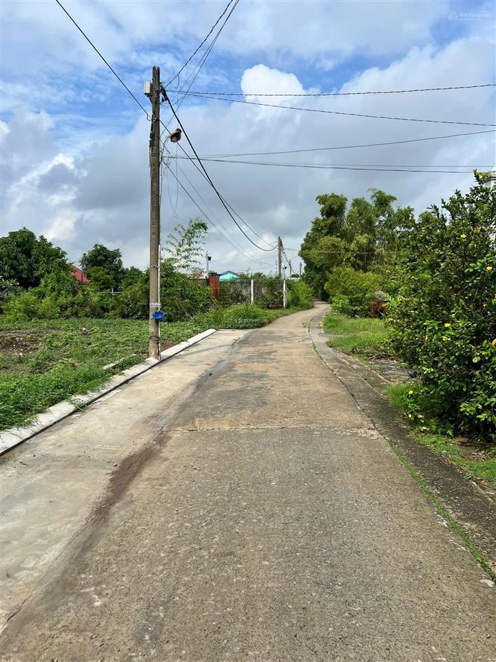 Bán lô đất ở, gần sát chợ bình chánh, đường trịnh như khuê. 95m2. giá 2,1 tỷ