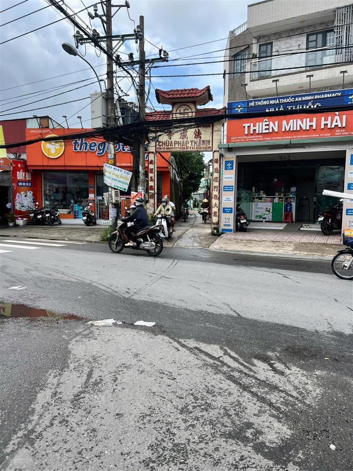 Bán lô đất ở, gần sát chợ bình chánh, đường trịnh như khuê. 95m2. giá 2,1 tỷ