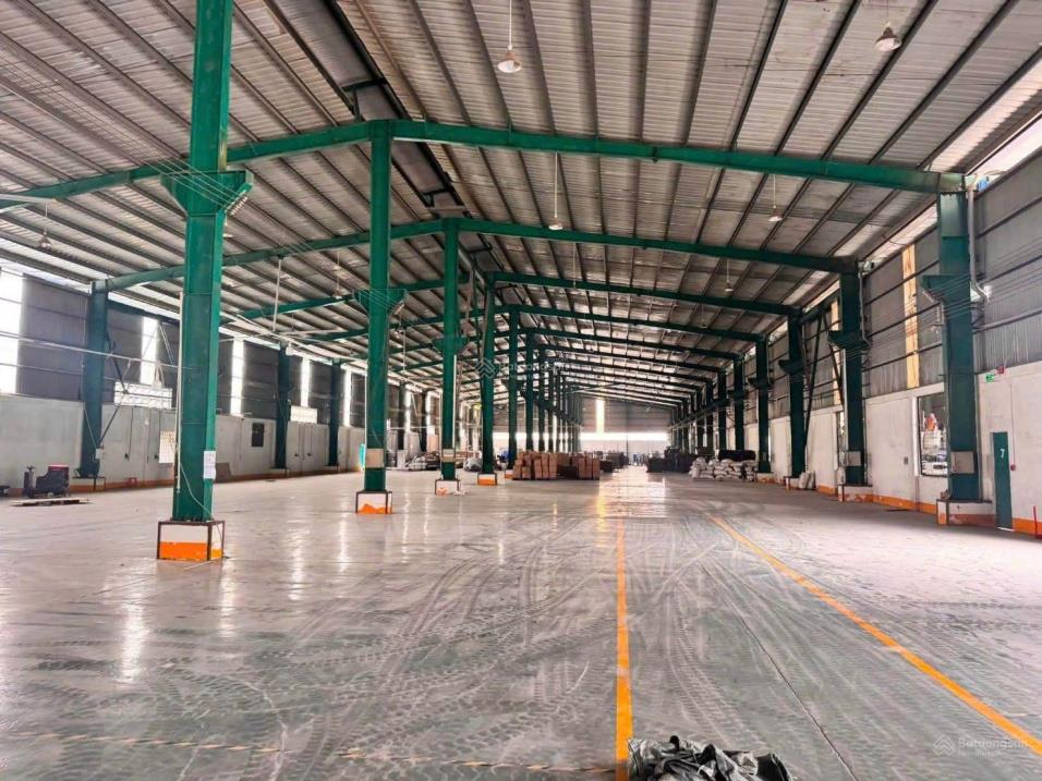 Cho thuê nhà xưởng 1500m Quận 12. Giá: 130tr. Xe container có sẵn PCCC