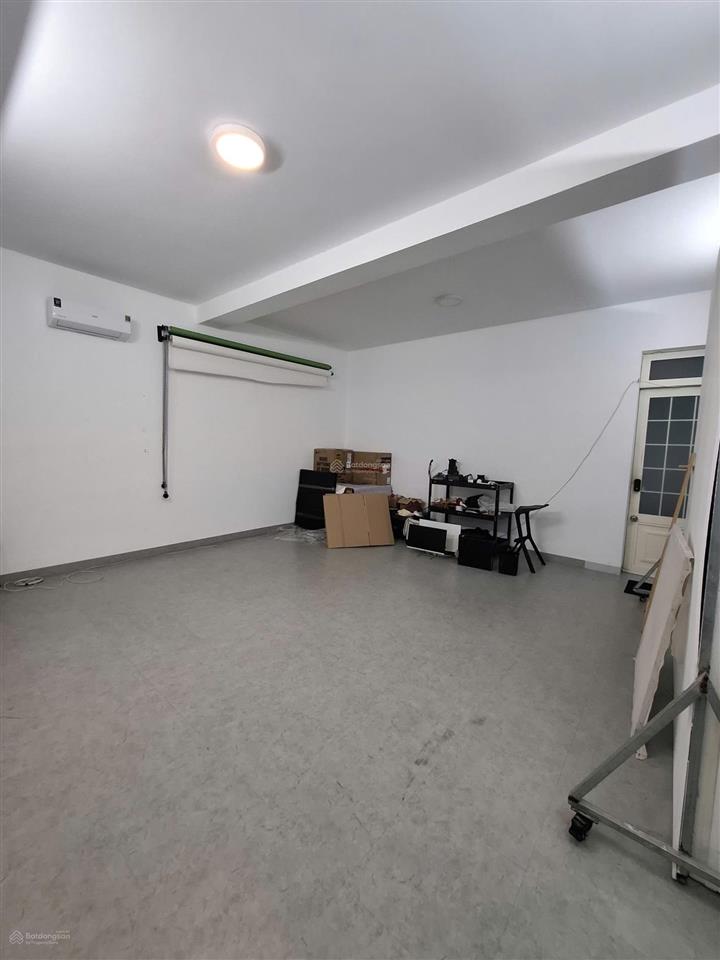 Cho thuê văn phòng 400m2 6x20 hầm + trệt 3 lầu đông thủ thiêm, giá siêu hời 26 triệu vnd