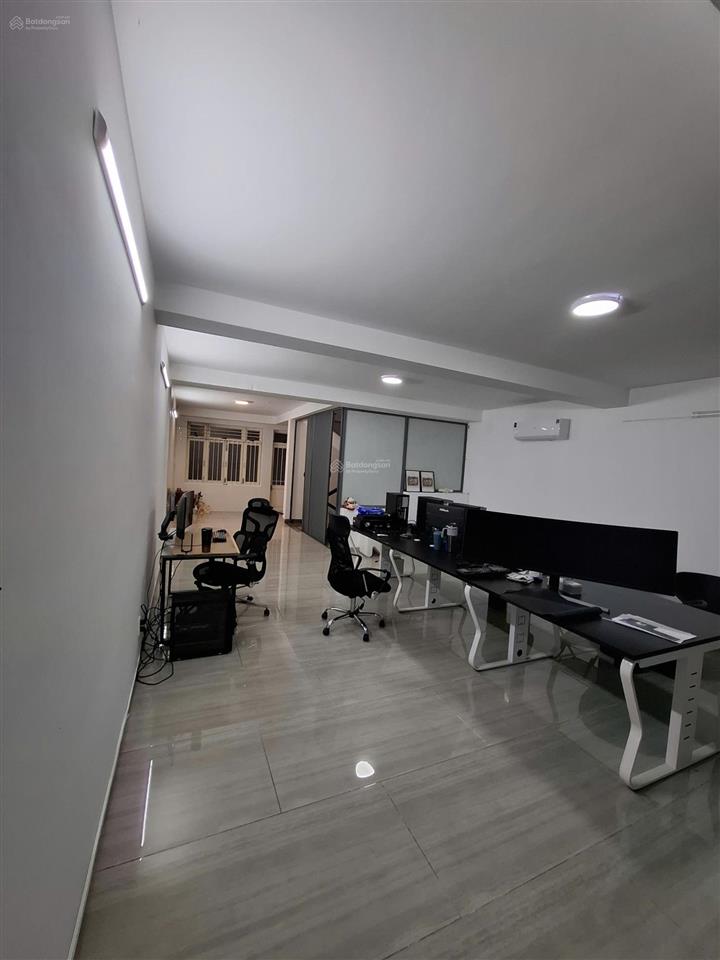 Cho thuê văn phòng 400m2 6x20 hầm + trệt 3 lầu đông thủ thiêm, giá siêu hời 26 triệu vnd