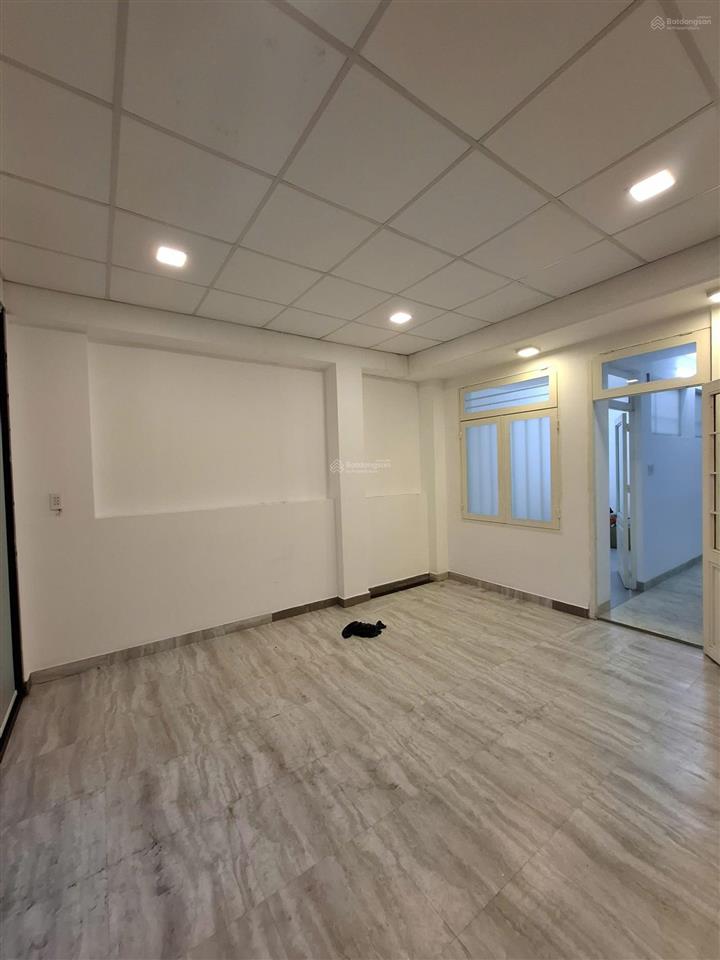 Cho thuê văn phòng 400m2 6x20 hầm + trệt 3 lầu đông thủ thiêm, giá siêu hời 26 triệu vnd