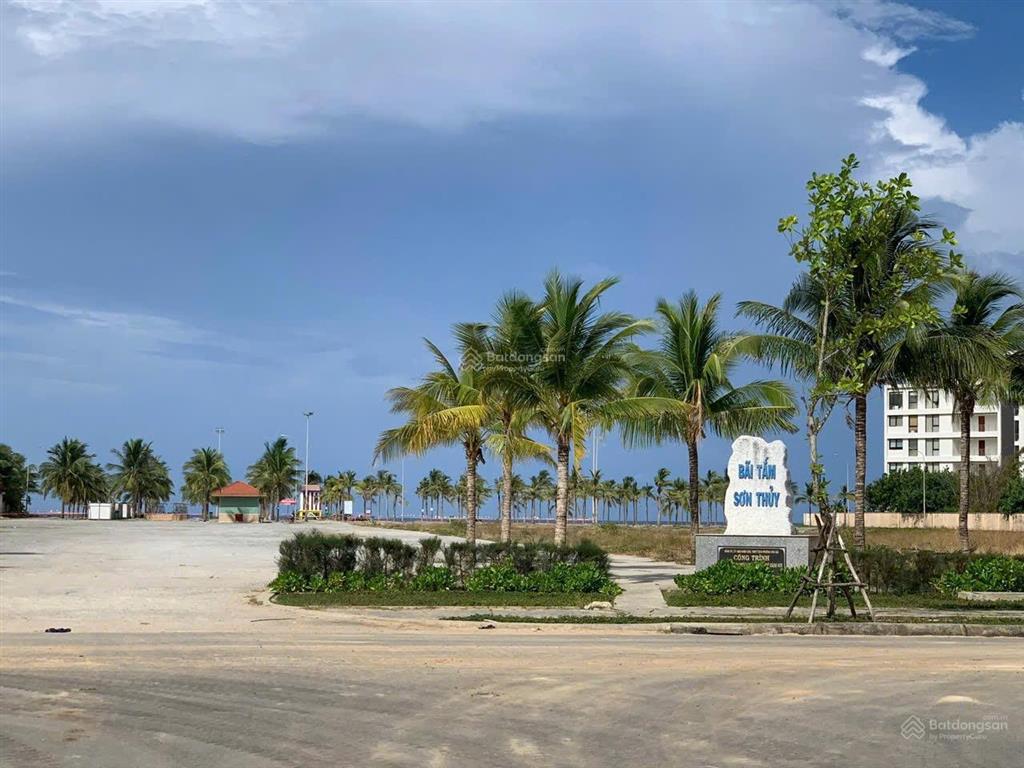Bán lô góc 2 mặt tiền siêu đẹp đường 15m nguyễn khắc viện gần bãi tắm sơn thuỷ đà nẵng .