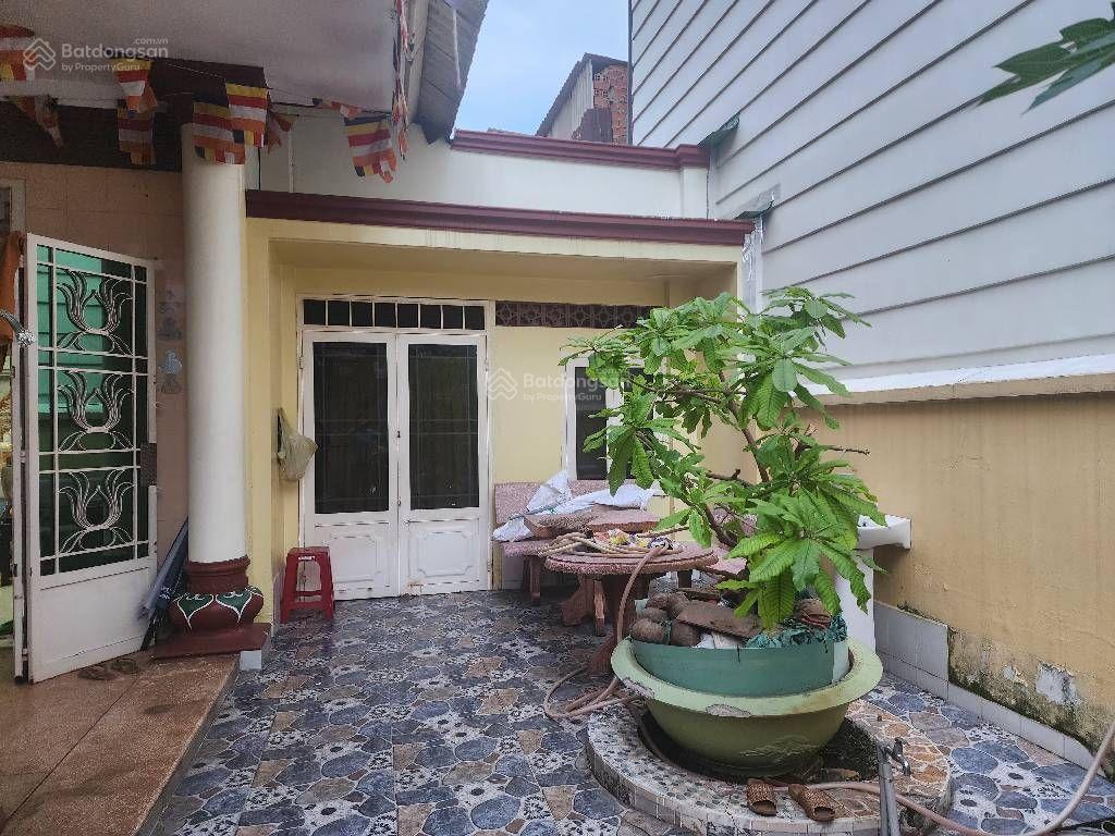 Bán đất 12 x 28m, tặng nhà c4 còn mới, hẻm 6m huỳnh thị hai cách chợ hạt điều 300m