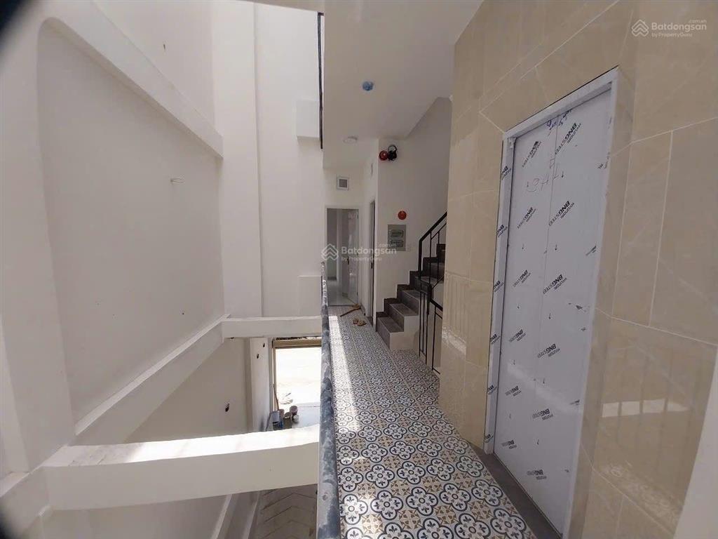 Bán chdv hầm + 5 tầng, thang máy, 12 phòng, 5x20 hẻm 8m trần thị hè, pccc đầy đủ.