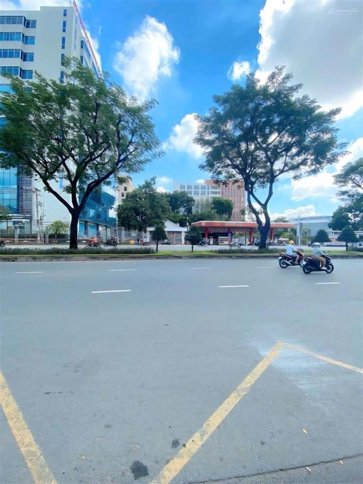Bán nhà nở hậu 5,5 x 26m, mặt tiền tô ký, đối diện cvpm quang trung, kế bên gò vấp