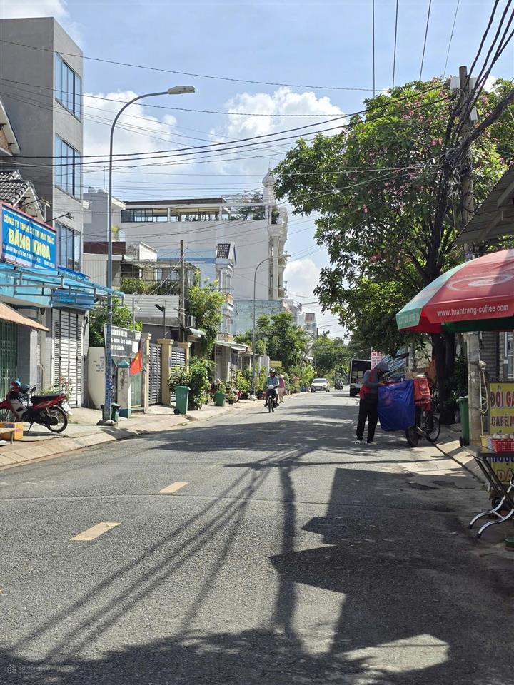 Nhà mặt tiền 5 x 25 mặt tiền nguyễn thị thơi, ngay nguyễn thị kiểu, chợ giãn dân.