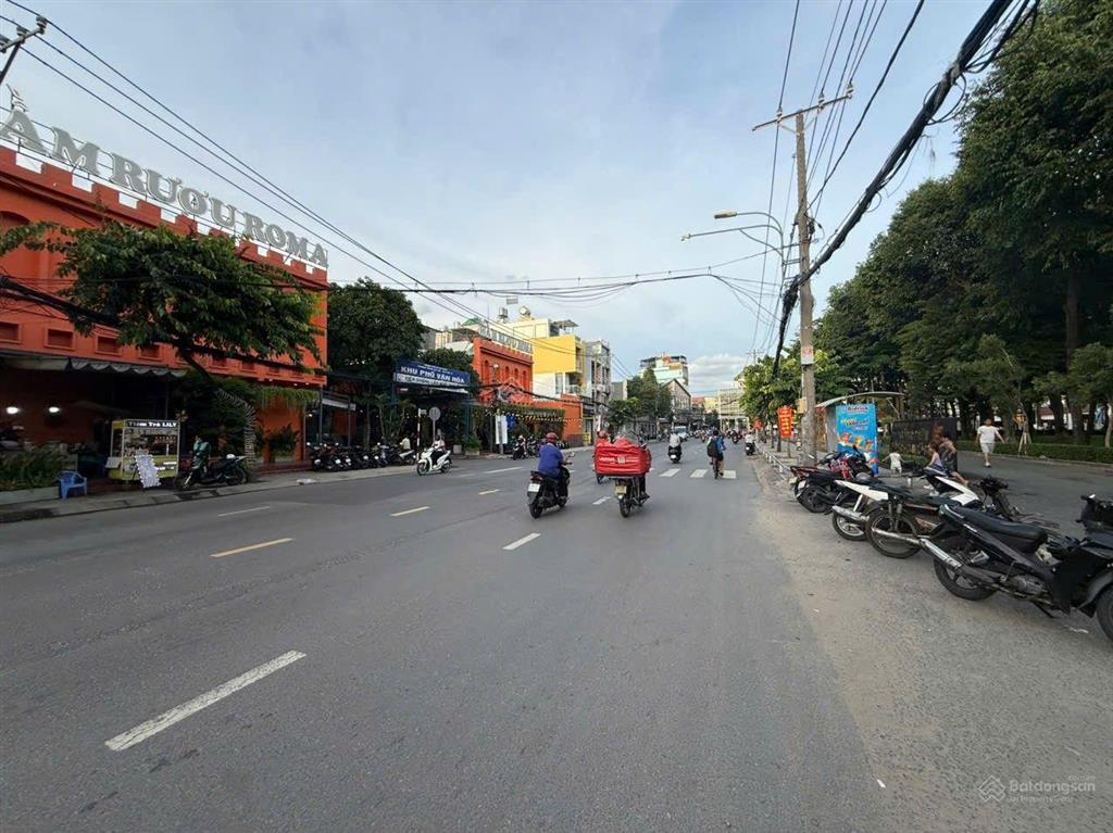 Tòa nhà 5 tầng 6x25 mặt tiền nguyễn văn khối  18 phòng khép kín, thang máy lớn.