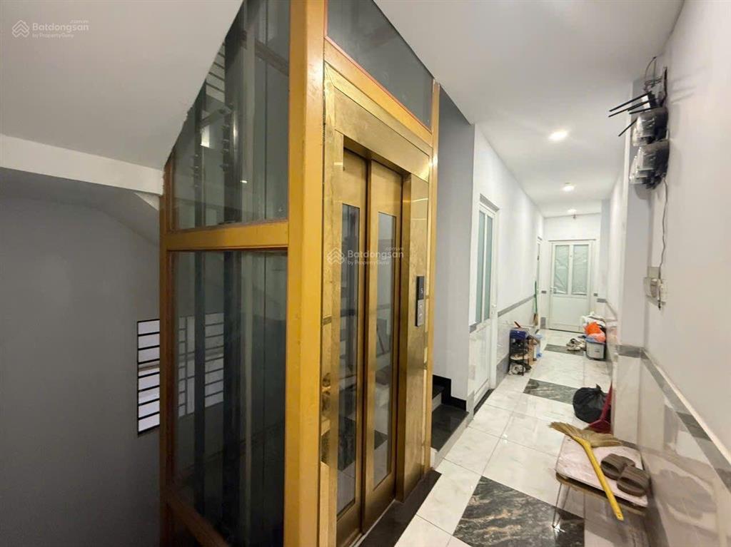 Tòa nhà 5 tầng 6x25 mặt tiền nguyễn văn khối  18 phòng khép kín, thang máy lớn.