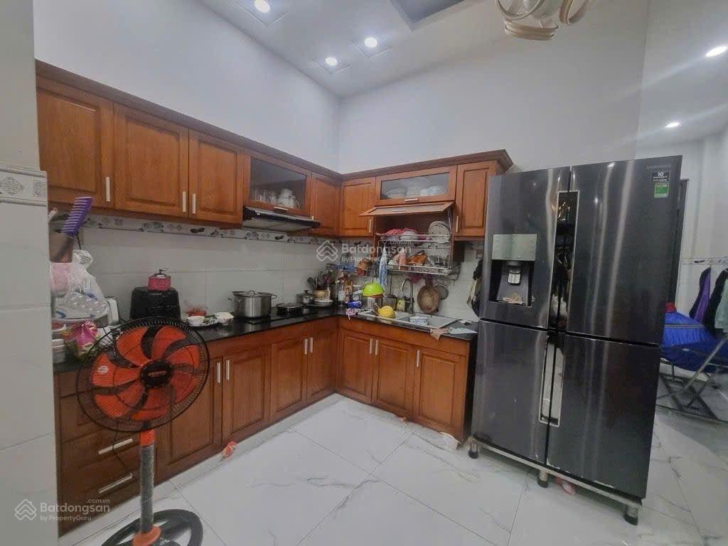 Nhà 1t2l 4,2 x 27 mặt tiền trần thị hè, gần ngã 3 đông quang, nở hậu đẹp.