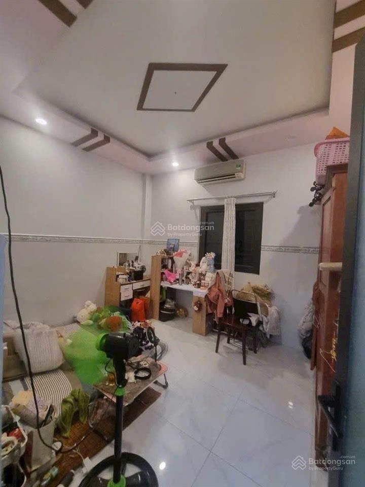 Nhà 1t2l 4,2 x 27 mặt tiền trần thị hè, gần ngã 3 đông quang, nở hậu đẹp.
