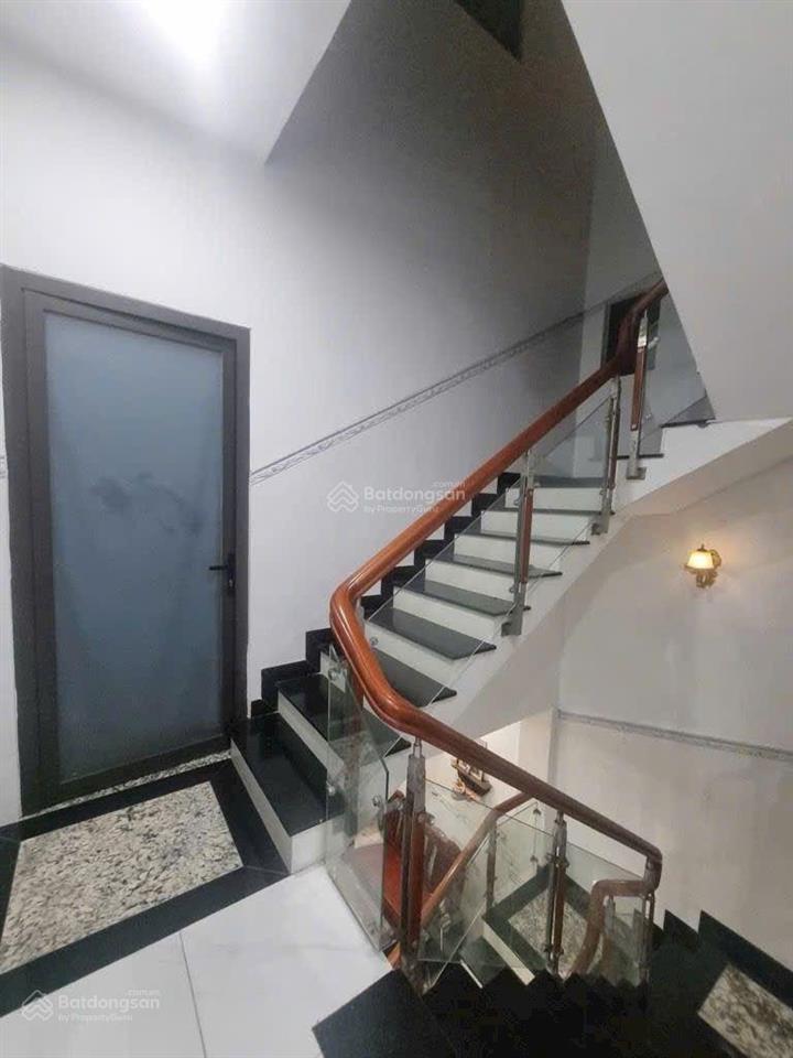 Nhà 1t2l 4,2 x 27 mặt tiền trần thị hè, gần ngã 3 đông quang, nở hậu đẹp.