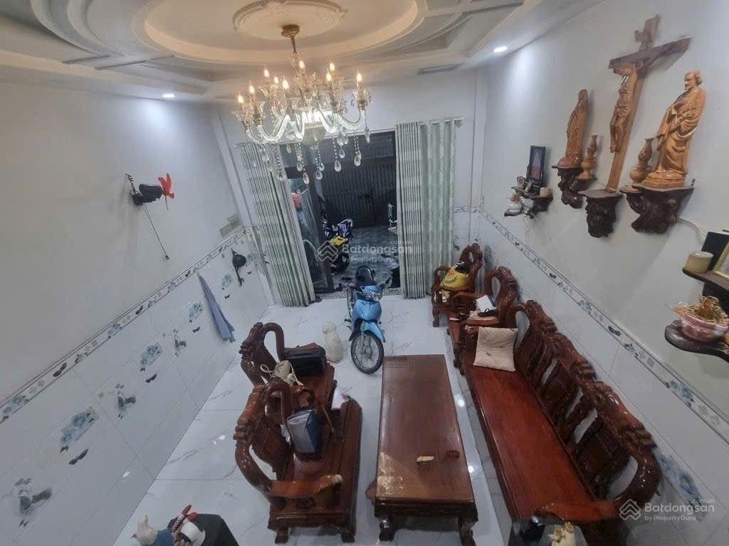 Nhà 1t2l 4,2 x 27 mặt tiền trần thị hè, gần ngã 3 đông quang, nở hậu đẹp.