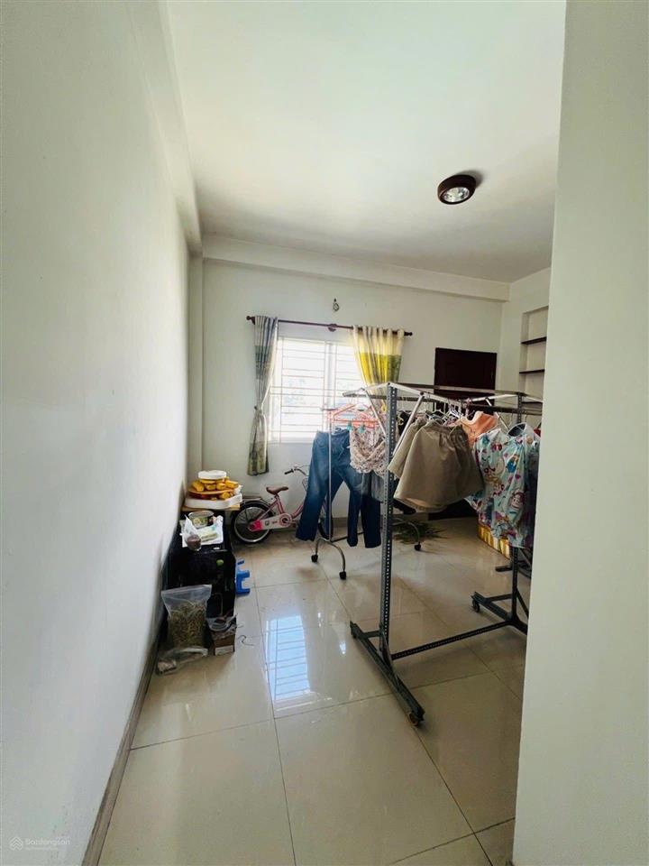 Bán nhà 4 tầng 4,5 x 22 mặt tiền nhánh tô ký, nở hậu, 8 phòng, gần chợ tân chánh hiệp.