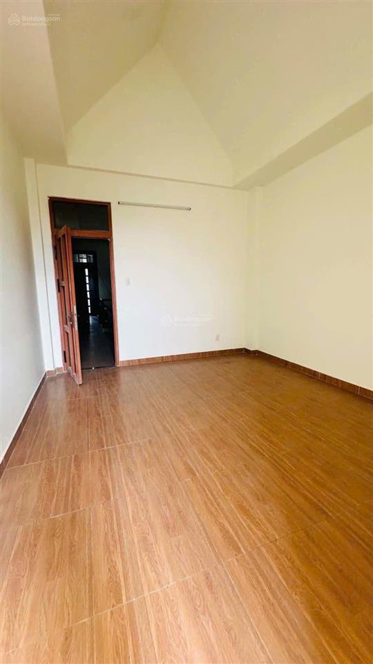 Nhà 3 tầng 4x30 mặt tiền dương thị mười, nhà đẹp giá tốt.