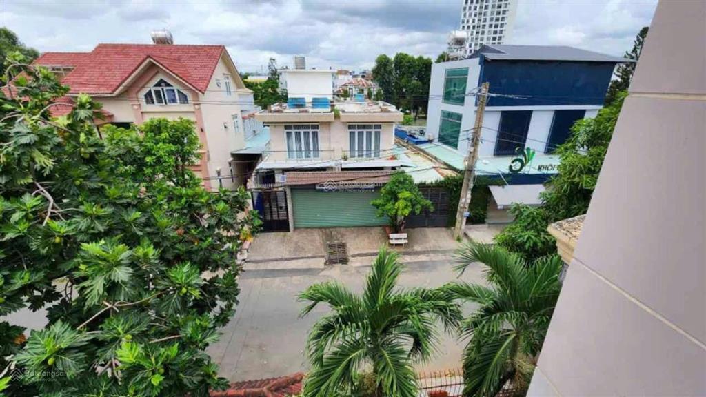 Biệt thự 3 tầng 15 x 20m khu biệt thự thạnh xuân, ngay ngã tư ga, kế bên gò vấp