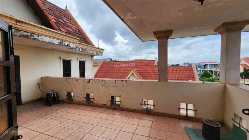 Biệt thự 3 tầng 15 x 20m khu biệt thự thạnh xuân, ngay ngã tư ga, kế bên gò vấp