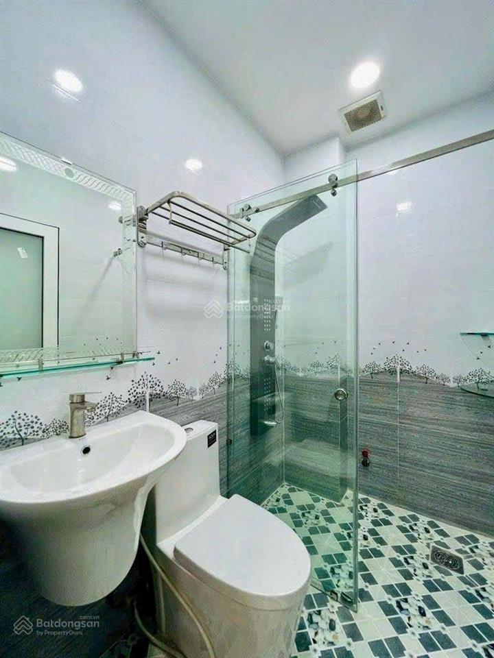 Nhà 4 tầng 4 x 21 căn góc hxt 1/ nguyễn duy cung, thang máy, sát mặt tiền, không lộ giới.