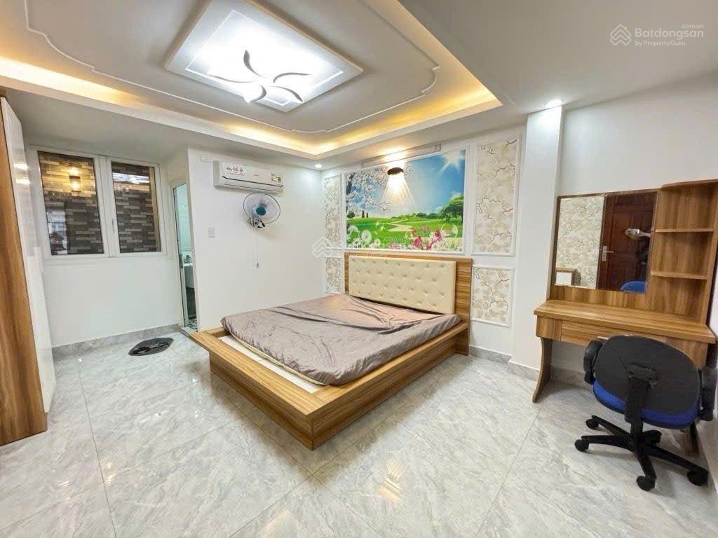Nhà 4 tầng 4 x 21 căn góc hxt 1/ nguyễn duy cung, thang máy, sát mặt tiền, không lộ giới.