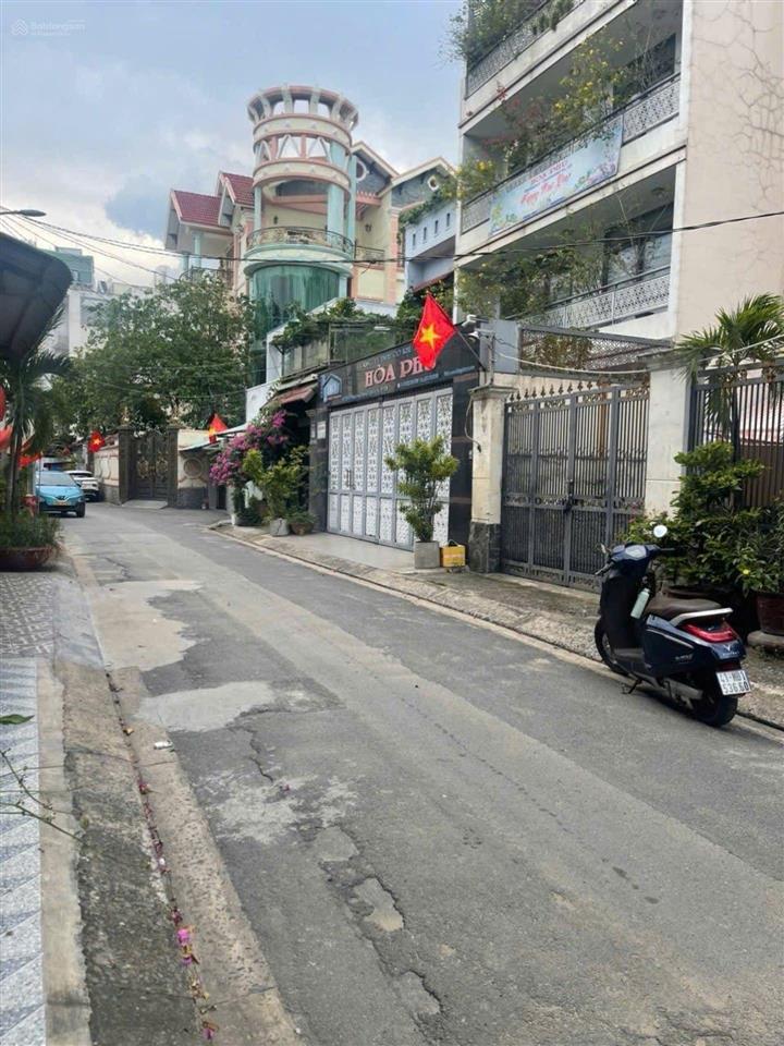 Tòa nhà 4 tầng 10 x 25 đường 6m, gần emart 2, thông đường bờ kè tham lương, 17 phòng rộng.