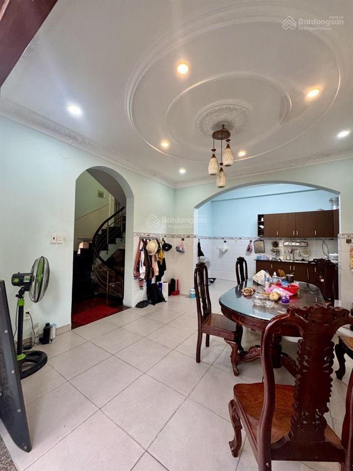 Bán biệt thự căn góc 8,4 x 18 mặt tiền nguyễn thị thơi, ngay chợ giãn dân