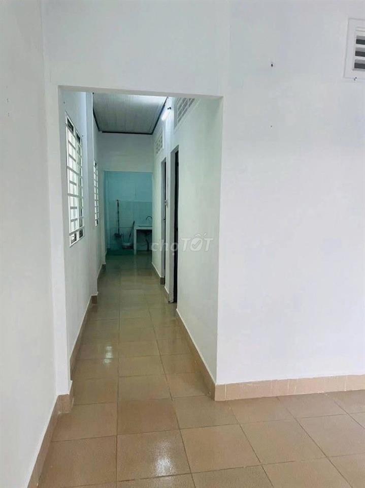 Cần bán gấp căn nhà c4 80m2 ở Tân Hiệp Hóc Môn, giá 870 Triệu, Sổ Sẵn